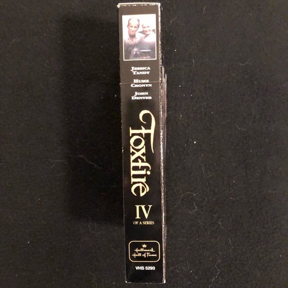 “Foxfire” Featuring John Denver on VHS - Excellent Condition - made in 1997 📼 - Picture 8 of 15